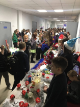 Родители, учителя, гимназисты, приглашаем 21 декабря в 10:45, в корпус по ул. Петрозаводская 4 посетить новогоднюю благотворительную ярмарку «Лавка чудес»..