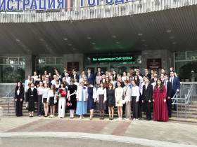 В Сыктывкаре чествовали выпускников-медалистов 2025 года.
