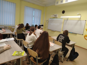 Сегодня, 12 января 2026 года с учащимися 7-11 классов прошла профилактическая пятиминутка на тему: "Шантаж в интернет среде".