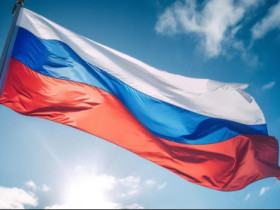 Еженедельная торжественная церемония поднятия государственных флагов.