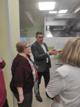 14 ноября столовую гимназии посетил депутат Сергей Артеев.