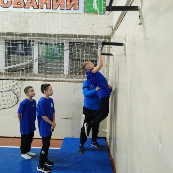 Вчера учащихся 3-4-х классов гимназии приняли участие в муниципальном туре военно-спортивной игры «Зарничка».