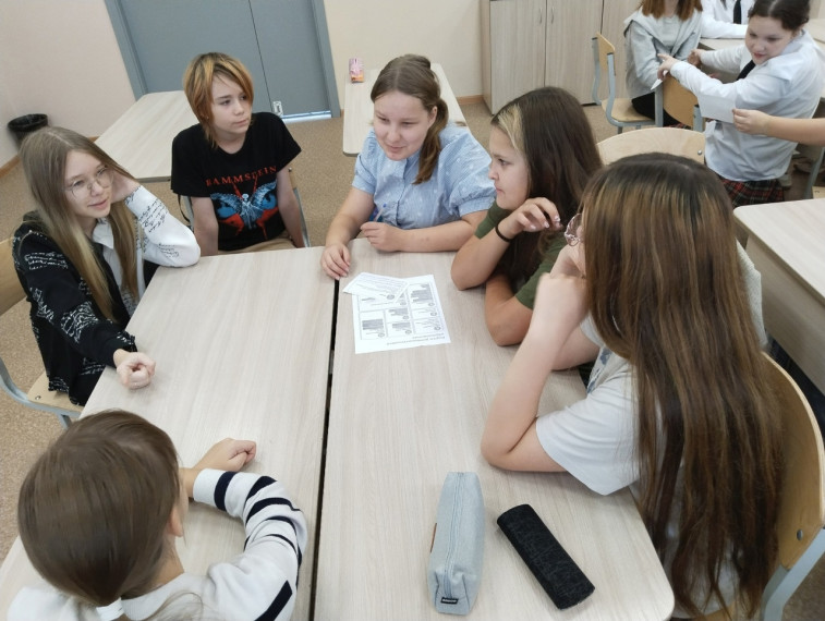 В четверг для гимназистов 6-11 классов проведено очередное занятие по курсу «Россия — мои горизонты».