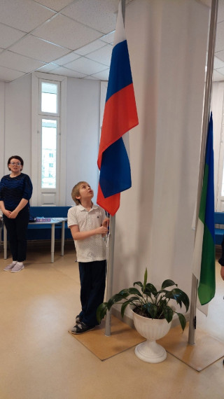 12 февраля состоялась очередная традиционная церемония поднятия флагов Российской Федерации и Республики Коми..