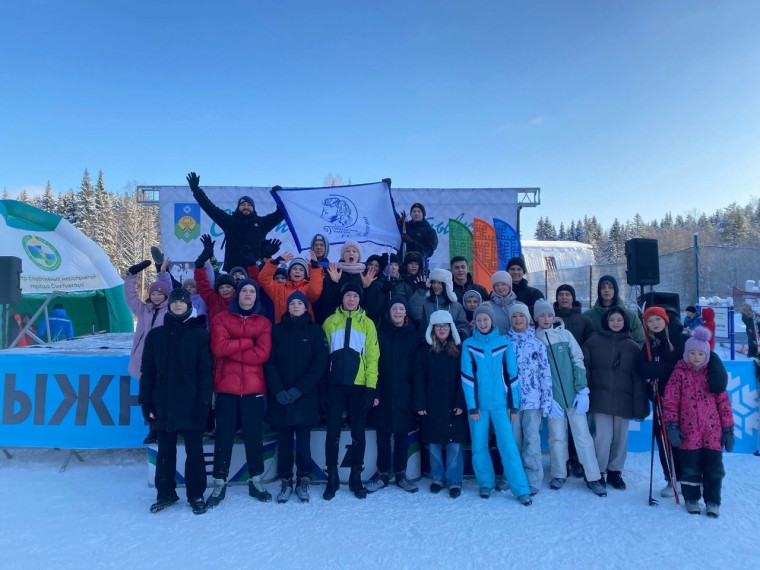 Гимназисты и педагоги гимназии приняли участие в самой массовой лыжной гонке &quot;Лыжня России - 2024&quot;.