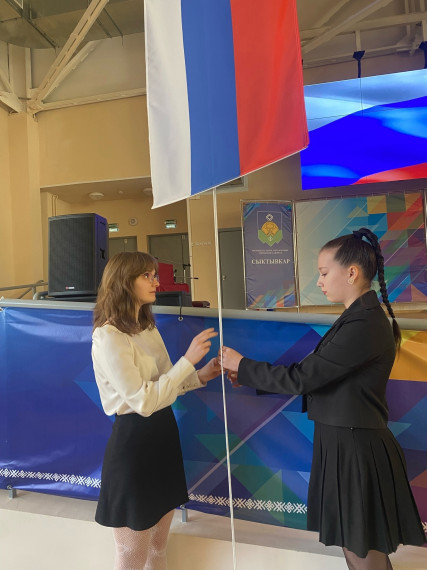22 апреля состоялась последняя апрельская церемония поднятия флагов Российской Федерации и Республики Коми..